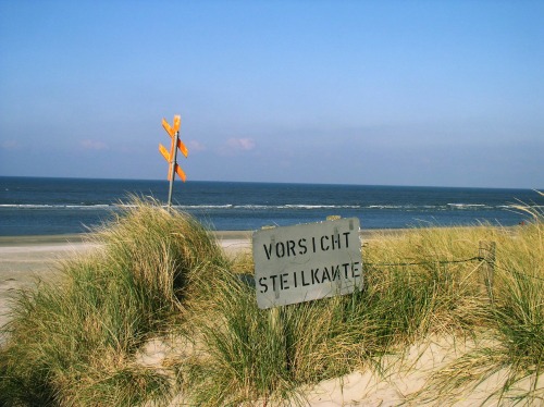 Wayfinding and Typographic Signs - vorsicht-steilkante