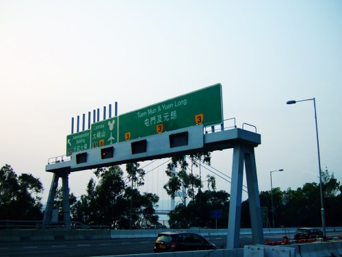 Wayfinding and Typographic Signs - hongkong-disneyland