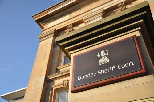 Wayfinding and Typographic Signs - dundee-sheriff-court