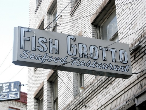 Wayfinding and Typographic Signs - fish-grotto