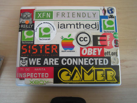 Laptop Designs - Jedibook w/ Technorati sticker