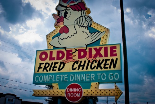 Wayfinding and Typographic Signs - olde-dixie
