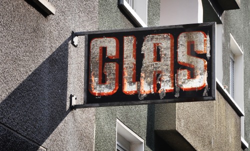 Wayfinding and Typographic Signs - glas