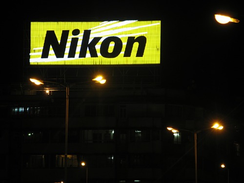 Wayfinding and Typographic Signs - nikon-advertisement-at-night