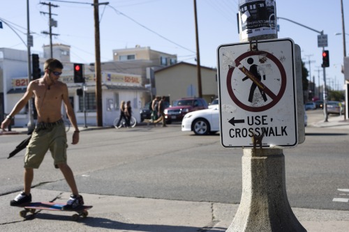 Wayfinding and Typographic Signs - use-crosswalk