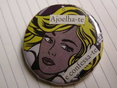 Pins, Badges and Buttons - ajoelha