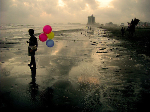 Mind-Blowing Photos - Returning to the same ocean.