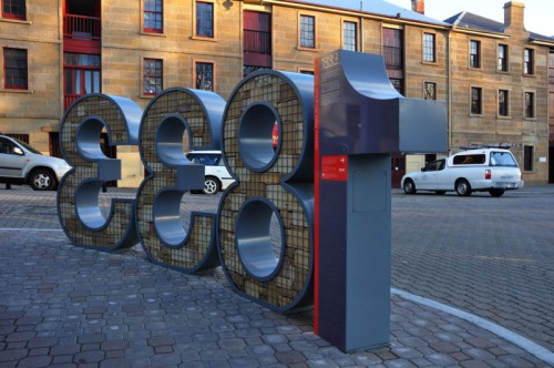 Wayfinding and Typographic Signs - 1833-salamanca