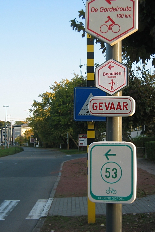 Wayfinding and Typographic Signs - belgian-danger