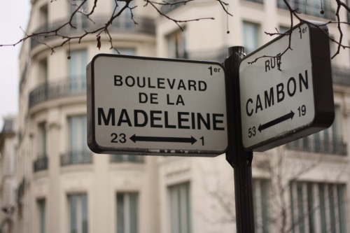 Wayfinding and Typographic Signs - paris-street-signs