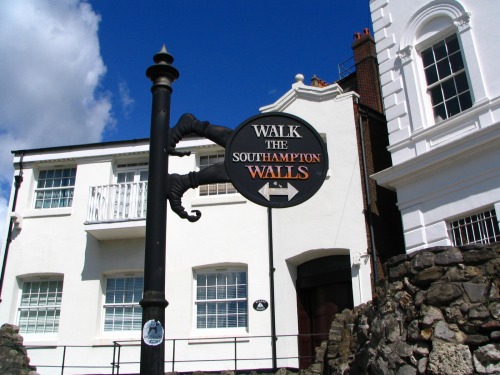 Wayfinding and Typographic Signs - walk-the-southampton-walls
