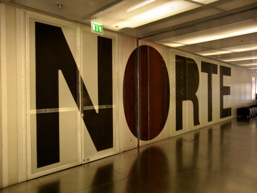 Wayfinding and Typographic Signs - norte