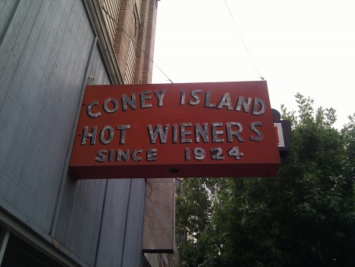 Wayfinding and Typographic Signs - hot-weiners