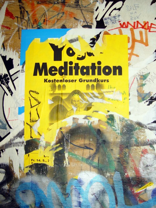 Wayfinding and Typographic Signs - yoga-meditation-plakat