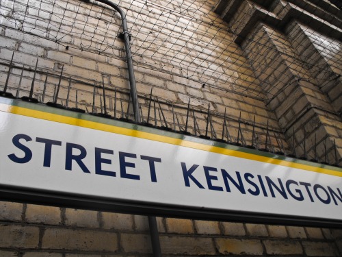 Wayfinding and Typographic Signs - street-kensigton-subway-station-london