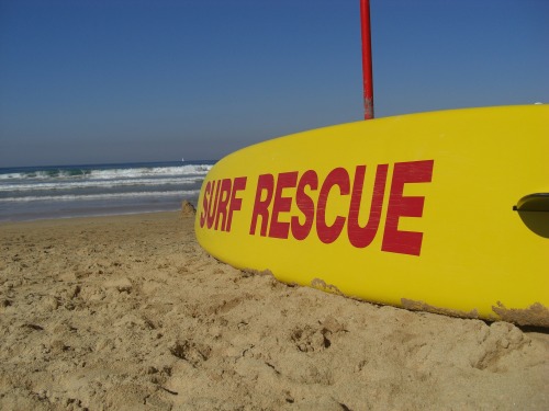 Wayfinding and Typographic Signs - manly-beach-surf-rescue
