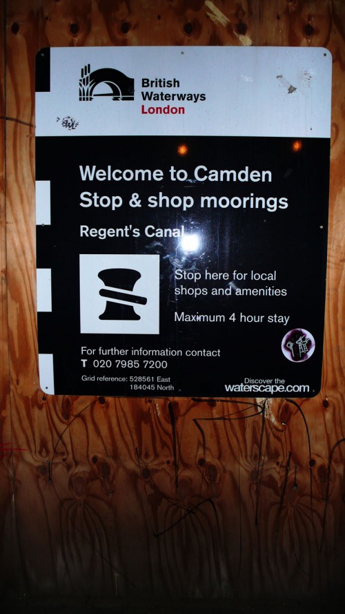 Wayfinding and Typographic Signs - sign-at-camden-dock