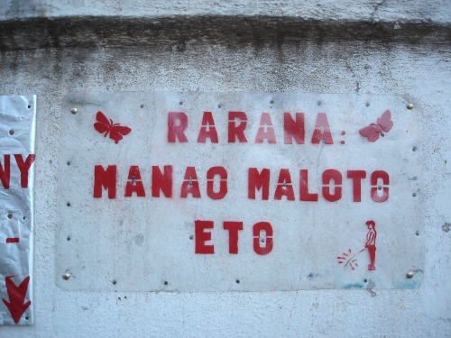Wayfinding and Typographic Signs - rarana-manao-maloto-eto
