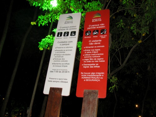 Wayfinding and Typographic Signs - buritis-park-in-goiania