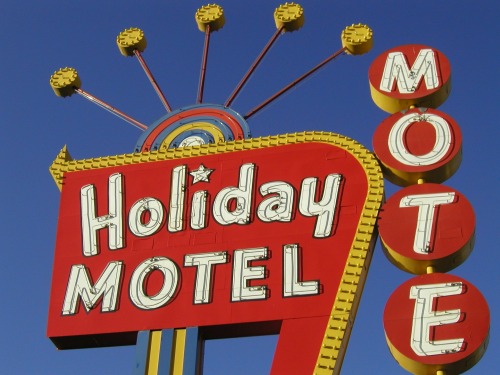 Wayfinding and Typographic Signs - holiday-motel