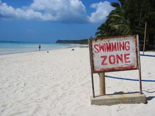 Wayfinding and Typographic Signs - swimming-zone