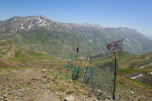 Wayfinding and Typographic Signs - dizin-slope