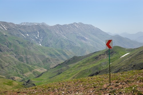 Wayfinding and Typographic Signs - alborzmountain