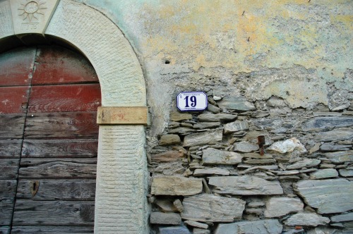 Wayfinding and Typographic Signs - pruno-19