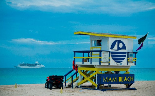 Wayfinding and Typographic Signs - miami-beach