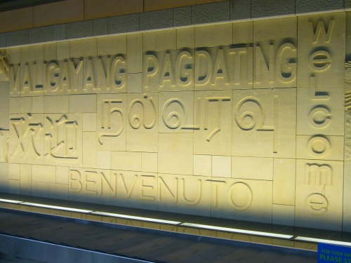 Wayfinding and Typographic Signs - terminal-baggage-claim