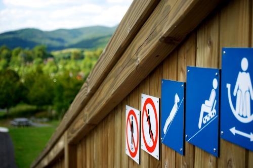 Wayfinding and Typographic Signs - tobogganing-instruction-icons