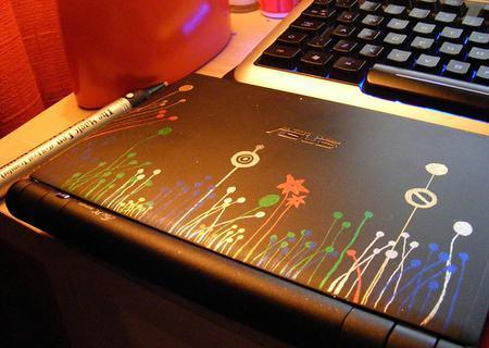 From Cool Skins to Glitzy Makeover: Awesome Ways to Decorate Your Laptop