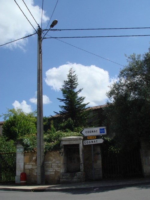 Wayfinding and Typographic Signs - where-is-cognac