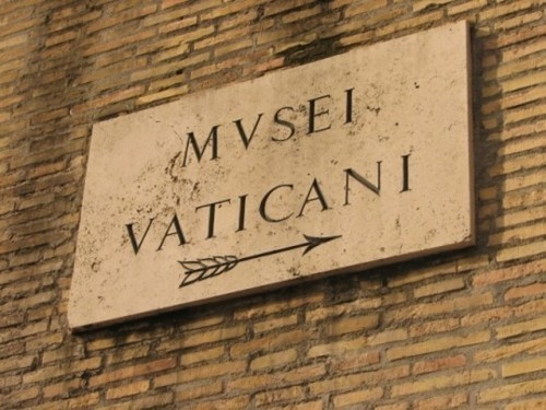 Wayfinding and Typographic Signs - vatican-entrance