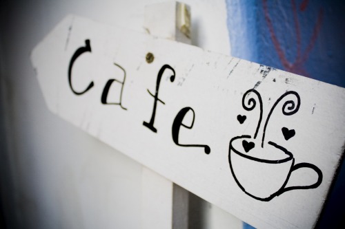 Wayfinding and Typographic Signs - enter-the-cafe