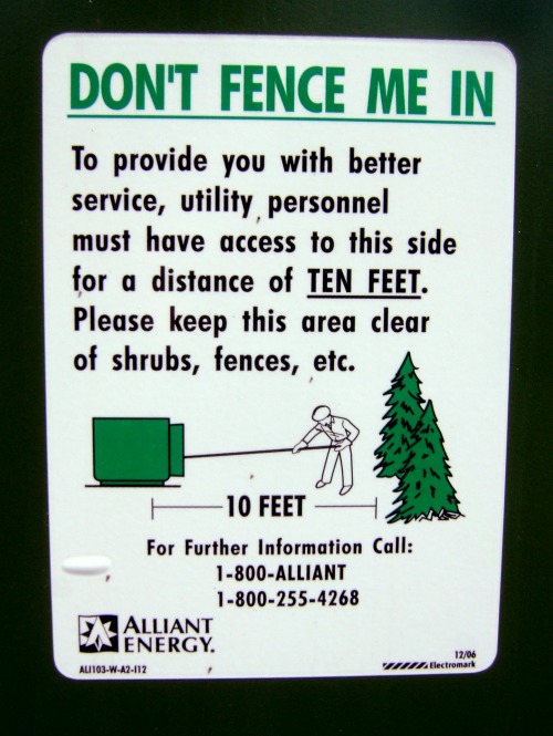 Wayfinding and Typographic Signs - fence-distance