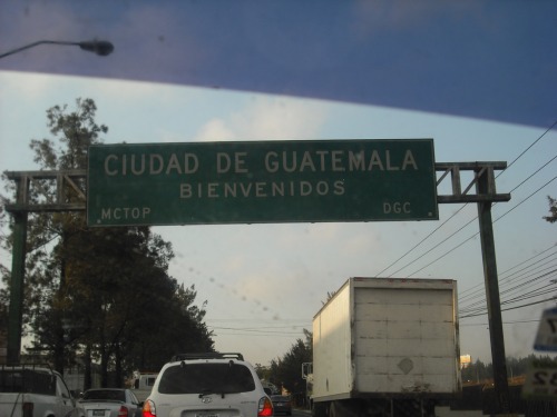 Wayfinding and Typographic Signs - cuidad-guatemala