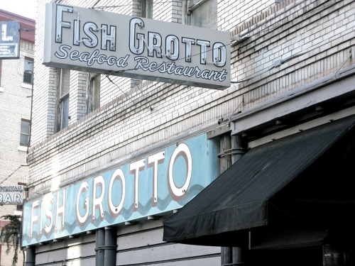 Wayfinding and Typographic Signs - fish-grotto2