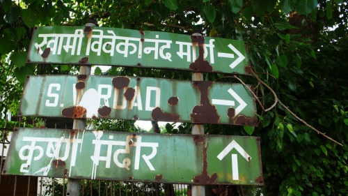 Wayfinding and Typographic Signs - indian-road-sign