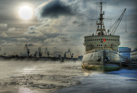 HDR Photos - City at 60 degrees North / Icebreaker Krasin