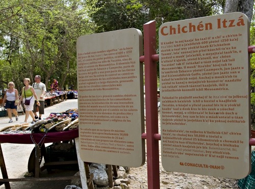 Wayfinding and Typographic Signs - chichen-itza1