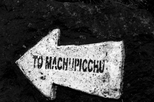 Wayfinding and Typographic Signs - machupicchu