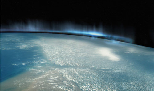 Mind-Blowing Photos - Digg - Northern lights as seen from space (Pic)