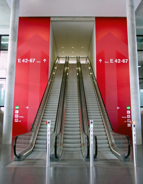 Wayfinding and Typographic Signs - signage-dock-e-zurich-1